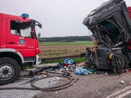 Zderzenie dwóch TIRów na skrzyżowaniu drog krajowych nr 3 i 12