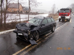 Wypadek w Barczygłowie. Zderzenie KIA i Audi A4