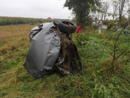 Silnik wyleciał na 50 metrów w pole