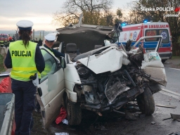 Glinica. Ciężarówka staranowała bus