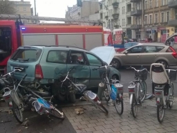 Poznań. Wypadek na skrzyżowaniu Głogowskiej a Berwińskiego