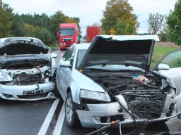 Na trasie Pisz - Orzysz zderzyły się Opel i Audi