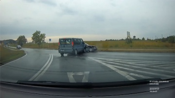 Wypadek na skrzyżowaniu w Ścinawie