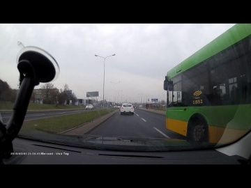 Nagle postanowił przepuścić autobus